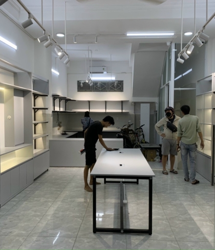 Thi công nội thất shop phụ kiện quận 3
