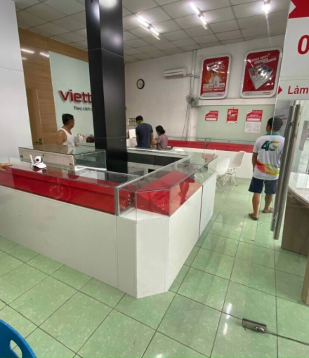 Thi công hoàn thiện shop viettheo quận 8 cho a trai 