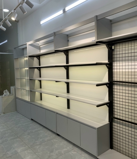 Thi công nội thất shop phụ kiện quận 3