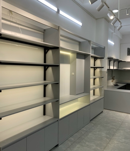 Thi công nội thất shop phụ kiện quận 3