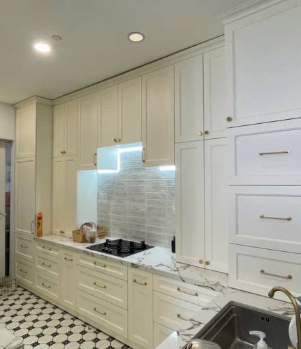 Hoàn thiện Full tủ bếp và kệ cho nhà bếp Quận 8 