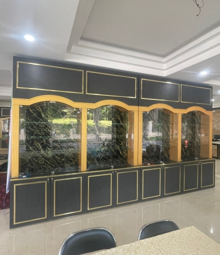 Thi công Hoàn thiện kệ trưng bày cho cửa hàng quận 1
