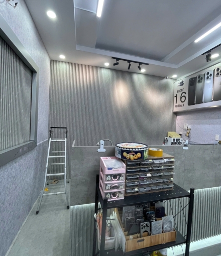 Thi công hoàn thiện shop điện thoại quận 7