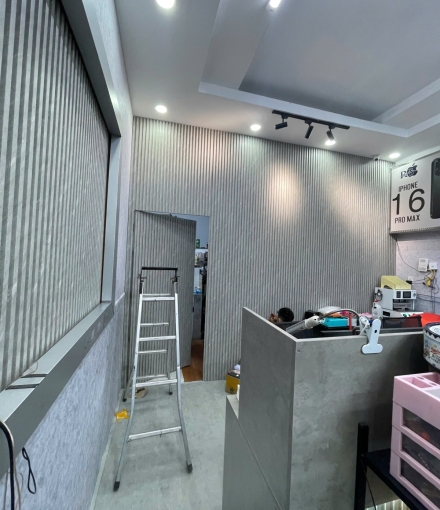 Thi công hoàn thiện shop điện thoại quận 7