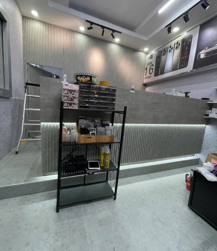 Thi công hoàn thiện shop điện thoại quận 7