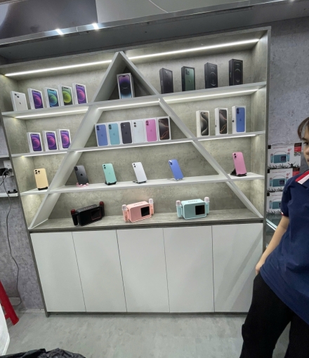 Thi công hoàn thiện shop điện thoại quận 7