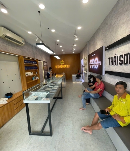 Thi công hoàn thiện  Shop điện thoại Thái Sơn ở Tp Long An