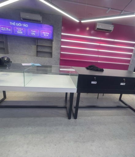 Thi công hoà thiện  Cửa hàng điện thoại Quận 5 