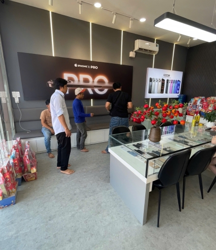 Thi công  hoàn thiện shop điện thoại Bình Phước 