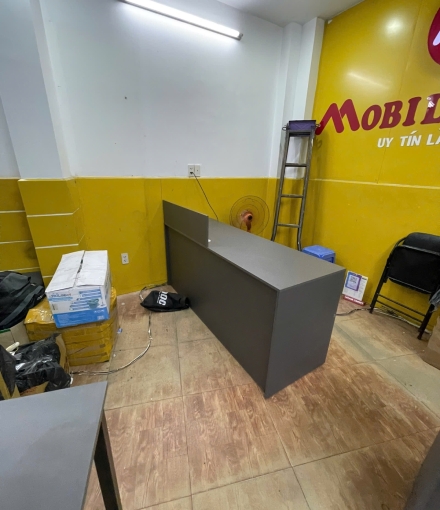 Thi công hoàn thiện shop điện thoại Lê Hồng Phong quận 10