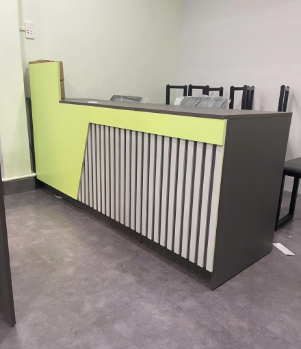 Thi công   hoàn thiện shop điện thoại tone xám trì cho a trai quận 10