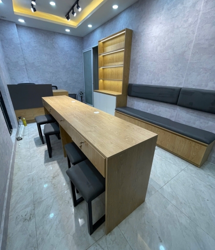 Thi công hoàn thiện shop điện thoại quận 10