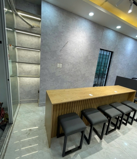 Thi công hoàn thiện shop điện thoại quận 10