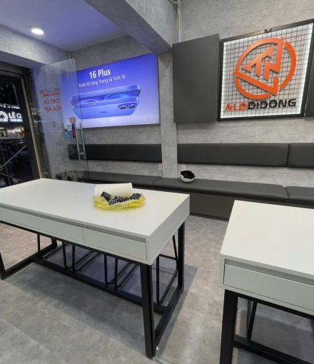 Thi công hoà thiện Shop điện thoại quận 10