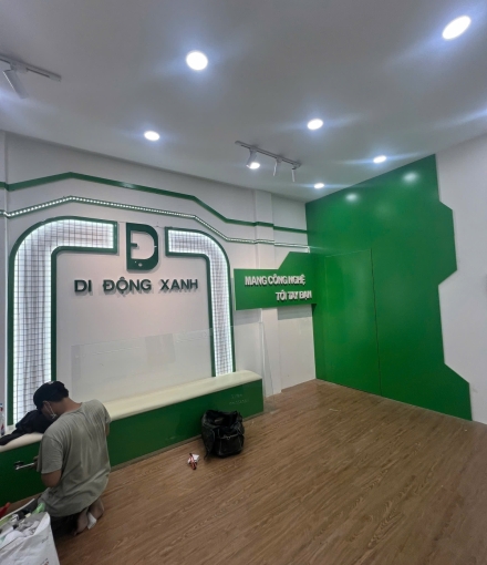 Thi công hoàn  thiện shop Di ĐỘNG XANH  ở Đồng Nai 