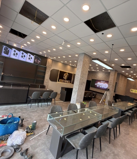  Thi công hoàn thiện shop điện thoại Tam Nông -Đồng Tháp diện tích 120m2