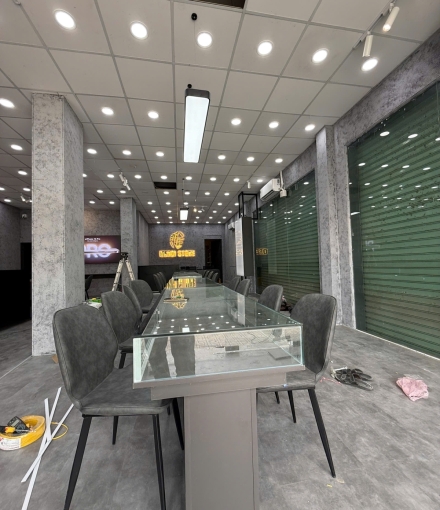  Thi công hoàn thiện shop điện thoại Tam Nông -Đồng Tháp diện tích 120m2