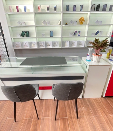 Thi công hoàn thiện shop điện thoại ĐINH ĐỨC THIỆN ,BÌNH CHÁNH