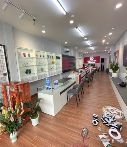 Thi công hoàn thiện shop điện thoại ĐINH ĐỨC THIỆN ,BÌNH CHÁNH