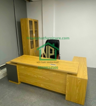 Bàn Giám Đốc 11